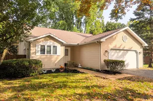 509 E Hamilton Ln, Battle Creek, MI 49015 - Photo 1