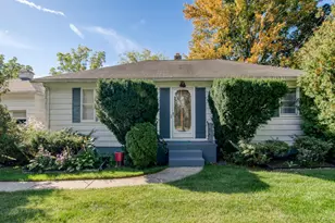 2736 Cascade Rd SE, Grand Rapids, MI 49506 - Photo 1