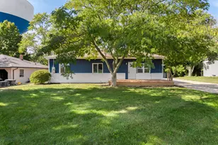 3118 Cleveland Ave, Saint Joseph, MI 49085 - Photo 1