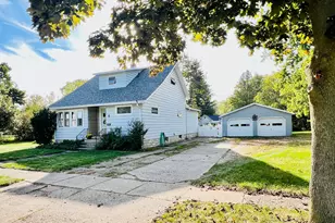 402 N Fourth St, Sturgis, MI 49091 - Photo 1