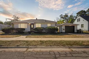 1405 Winchester Dr, Muskegon, MI 49441 - Photo 1