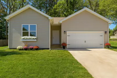 433 Carpenter Avenue NW, Grand Rapids, MI 49504 - Photo 1