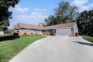 17 E 39th St, Holland, MI 49423 - Photo 1