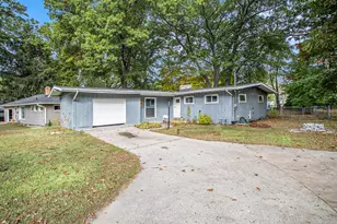 317 Country Club Terrace, Battle Creek, MI 49015 - Photo 1