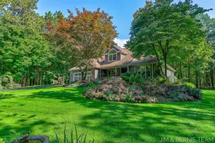 4580 N Lakeshore Dr, Holland, MI 49424 - Photo 1