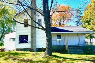 6757 N Greenville Rd, Lakeview, MI 48850 - Photo 1