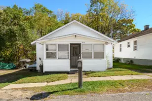 310 Oneita St, Battle Creek, MI 49037 - Photo 1