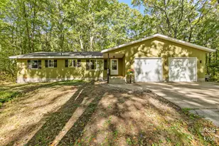 16171 Comstock St, Grand Haven, MI 49417 - Photo 1