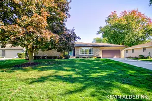 263 S Jefferson St, Zeeland, MI 49464 - Photo 1