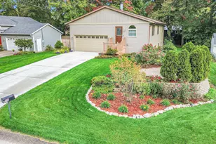 379 2nd Ave, Holland, MI 49424 - Photo 1