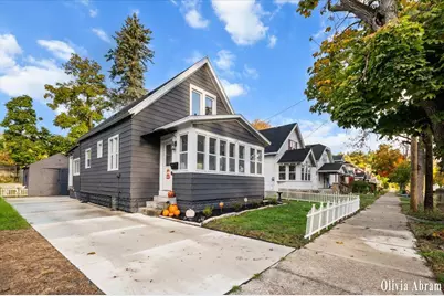 1029 Woodrow Avenue NW, Grand Rapids, MI 49504 - Photo 1