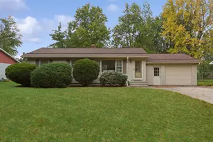 956 Wedgewood Rd, Saint Joseph, MI 49085 - Photo 1