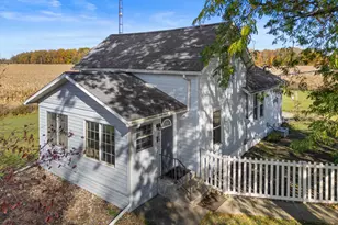 527 N Snow Prairie Rd, Coldwater, MI 49036 - Photo 1