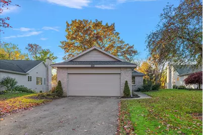 7820 Oakmont Court NE, Rockford, MI 49341 - Photo 1