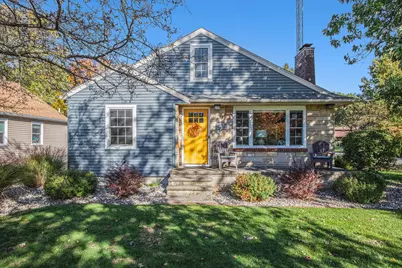 401 Hoover Avenue, Benton Harbor, MI 49022 - Photo 1
