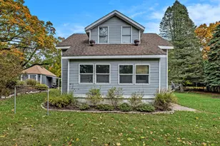 1840 Richmond St NW, Grand Rapids, MI 49504 - Photo 1