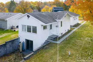 318 S Turk Lake Dr, Greenville, MI 48838 - Photo 1