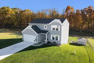 5308 Lk Pines Ct, Vicksburg, MI 49097 - Photo 1