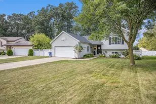 1231 Richwood Dr SE, Grand Rapids, MI 49508 - Photo 1