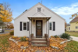316 Sutherland Ave, Watervliet, MI 49098 - Photo 1