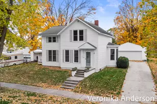 307 N Ferry St, Ludington, MI 49431 - Photo 1