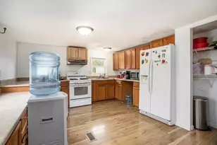 196 N Gardner Ave, Battle Creek, MI 49037 - Photo 10