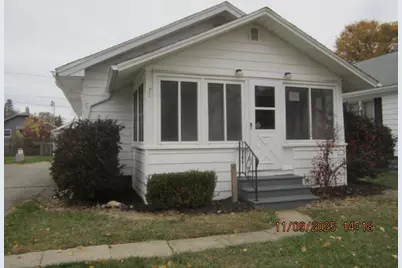 204 Meyers Avenue, Jackson, MI 49203 - Photo 1