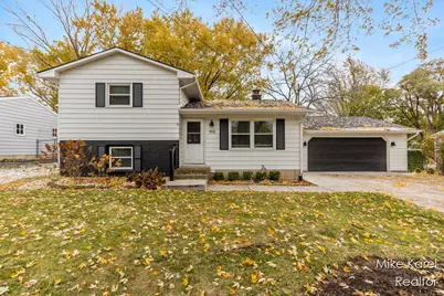 1918 Woodlawn Avenue SE, Grand Rapids, MI 49506 - Photo 1