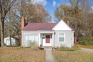 48 Gordon Blvd, Battle Creek, MI 49037 - Photo 1