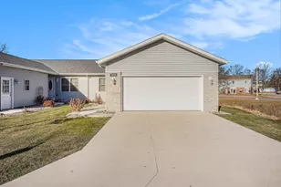 1218 Silver Ridge Ct, Greenville, MI 48838 - Photo 1