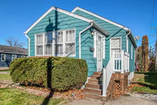 823 Van Brunt Ave, Saint Joseph, MI 49085 - Photo 1