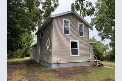 1015 N Blackstone Street, Jackson, MI 49202 - Photo 1