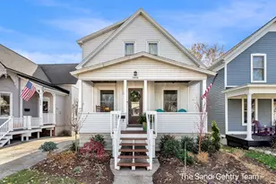 1022 Washington Ave, Grand Haven, MI 49417 - Photo 1