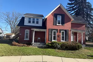 158 Robertson St, Mount Clemens, MI 48043 - Photo 1