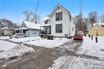 231 E Lincoln Avenue, Ionia, MI 48846 - Photo 1