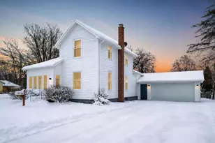 402 W Clinton St, Hastings, MI 49058 - Photo 1