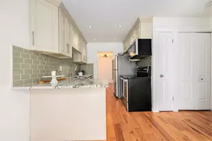 42198 Roscommon St, Northville, MI 48167 - Photo 6