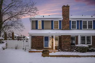 42198 Roscommon St, Northville, MI 48167 - Photo 2