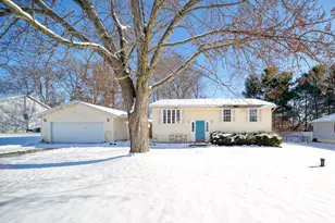 2375 Windemere Dr, Jackson, MI 49202 - Photo 1