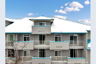 529 Miller Drive #305, Grand Haven, MI 49417 - Photo 1