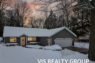 6671 Beech Creek Dr, Fruitport, MI 49415 - Photo 1