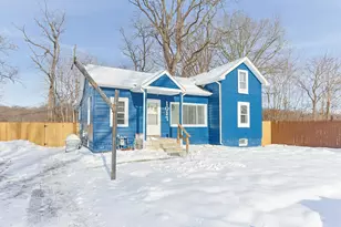 1017 Burns St, Niles, MI 49120 - Photo 1