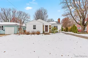 105 E 31st St, Holland, MI 49423 - Photo 1