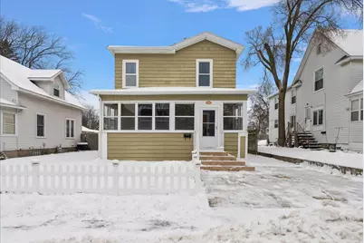 1037 Washington Avenue, Grand Haven, MI 49417 - Photo 1