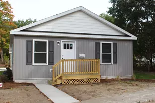 608 Jackson Ave, Muskegon, MI 49442 - Photo 1