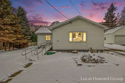 559 N Madison Street, Marshall, MI 49068 - Photo 1