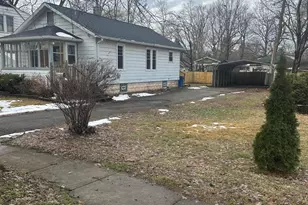 725 Gayle Ave, Kalamazoo, MI 49048 - Photo 1