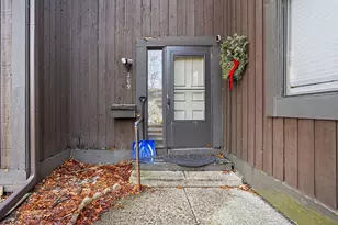 209 Paisley Ct, Kalamazoo, MI 49007 - Photo 1