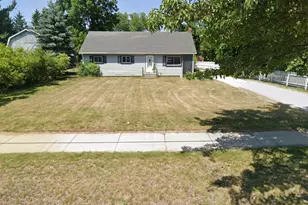 173 W Pine St NE, Cedar Springs, MI 49319 - Photo 1