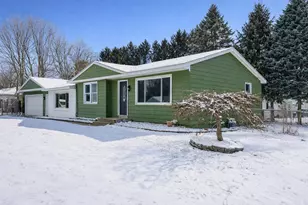 233 Washington Ave, Plainwell, MI 49080 - Photo 1